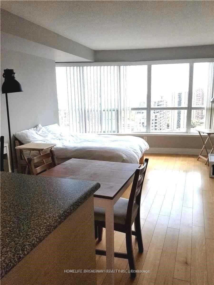 21 Hillcrest Avenue, Unit 2704 - Photo 4