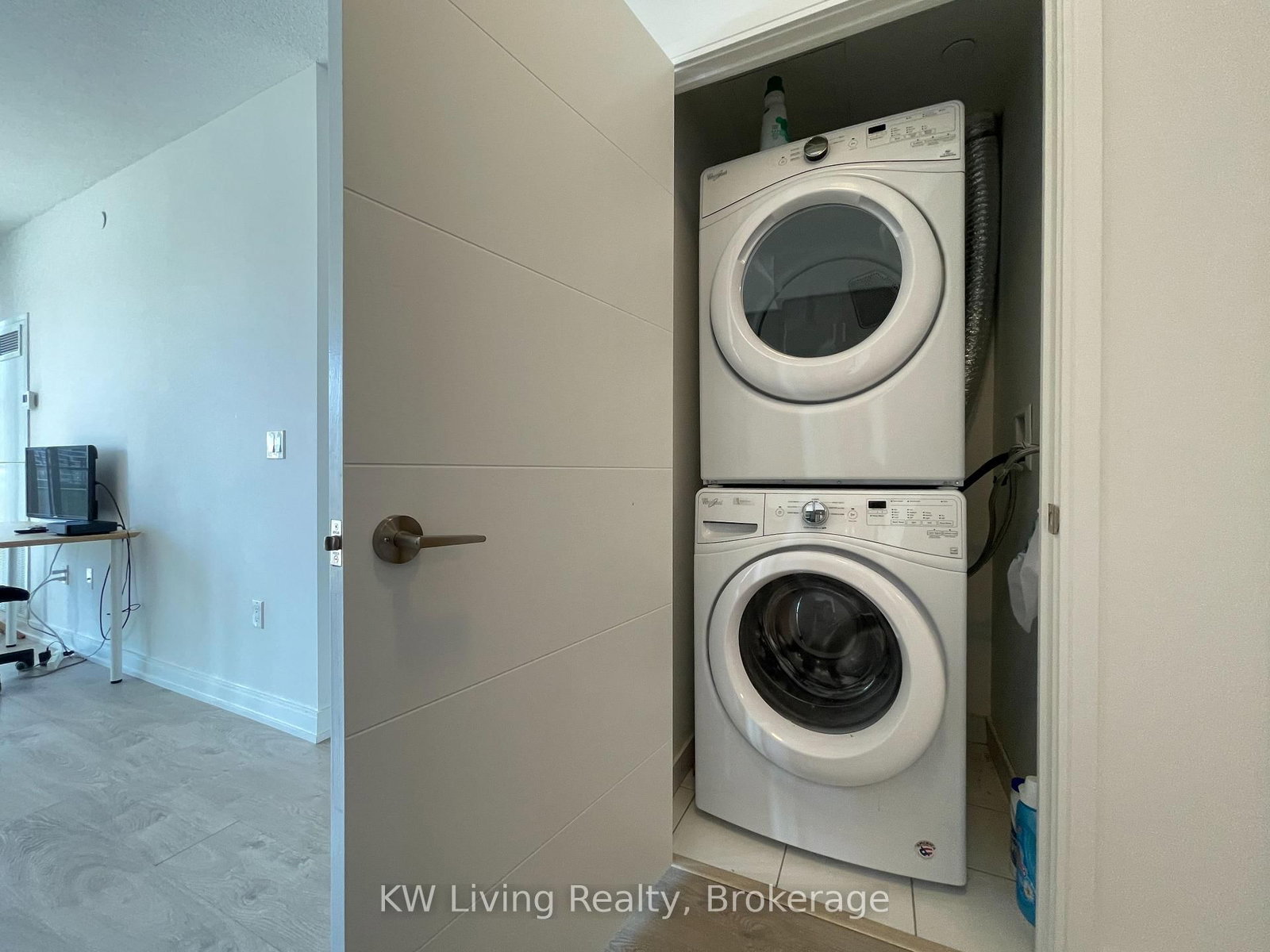 50 Wellesley Street E, Unit 1509 - Photo 20