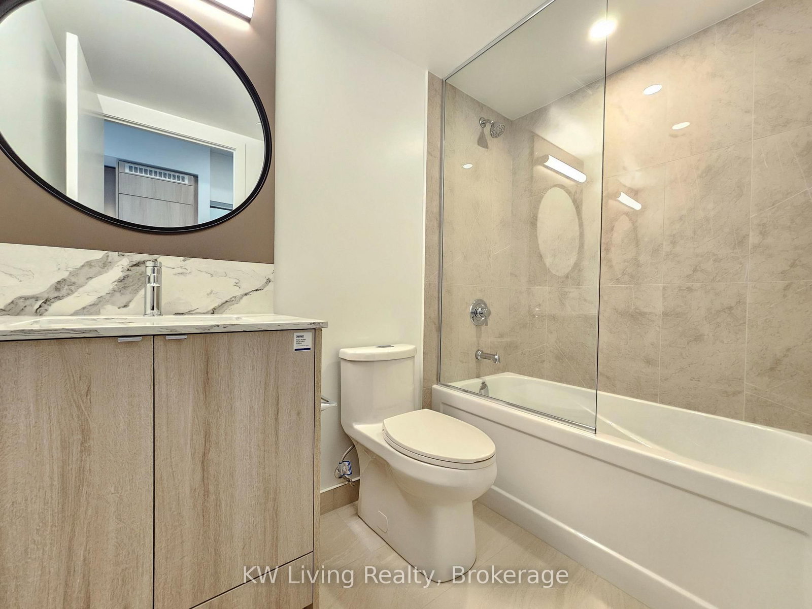 771 Yonge Street, Unit 909 - Photo 2