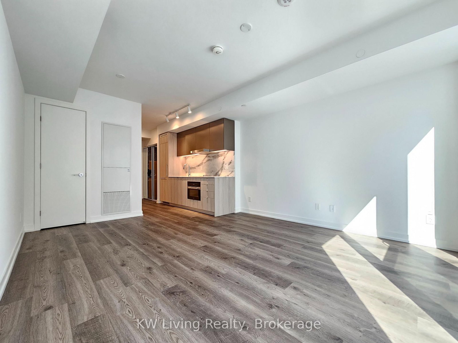 771 Yonge Street, Unit 909 - Photo 3