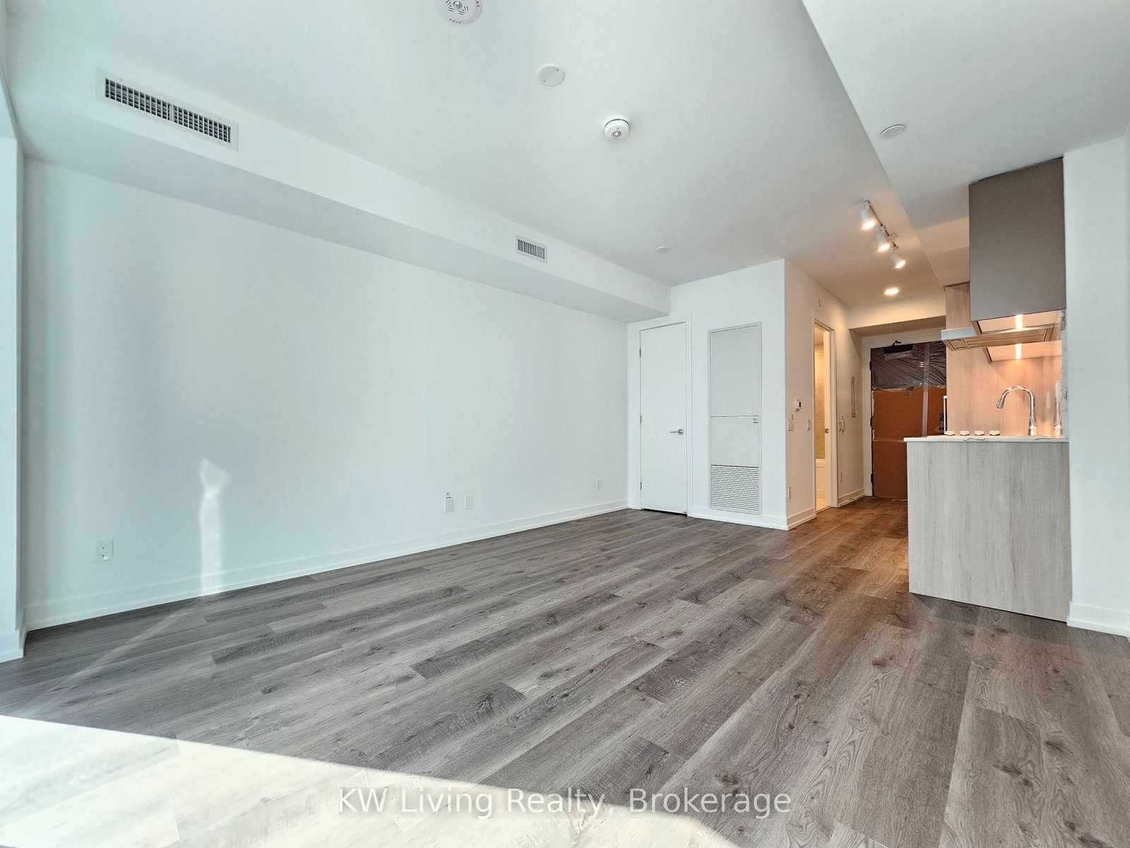 771 Yonge Street, Unit 909 - Photo 4