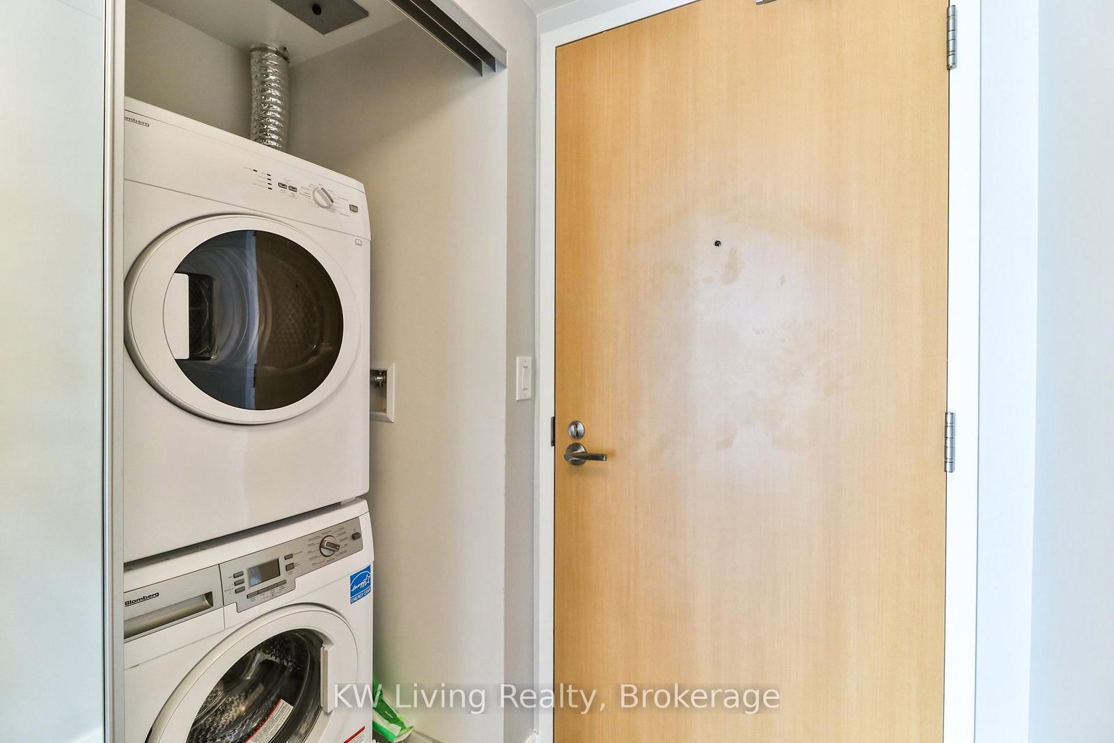 11 Wellesley Street W, Unit 3511 - Photo 25