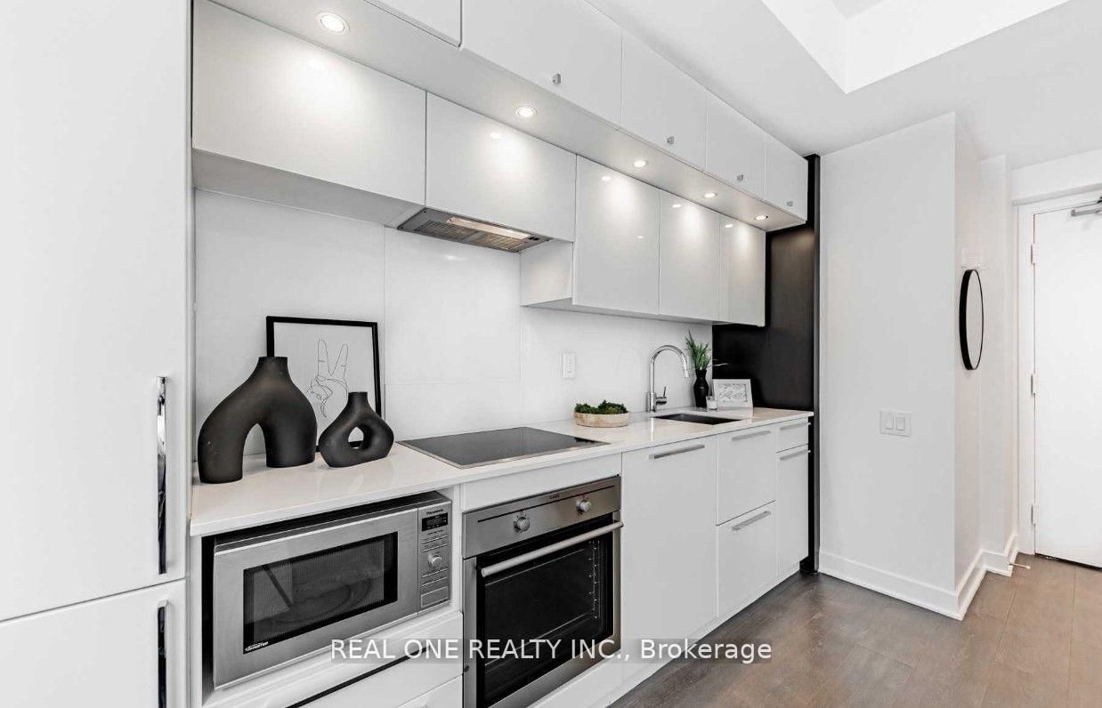 15 Grenville Street, Unit 1004 - Photo 4