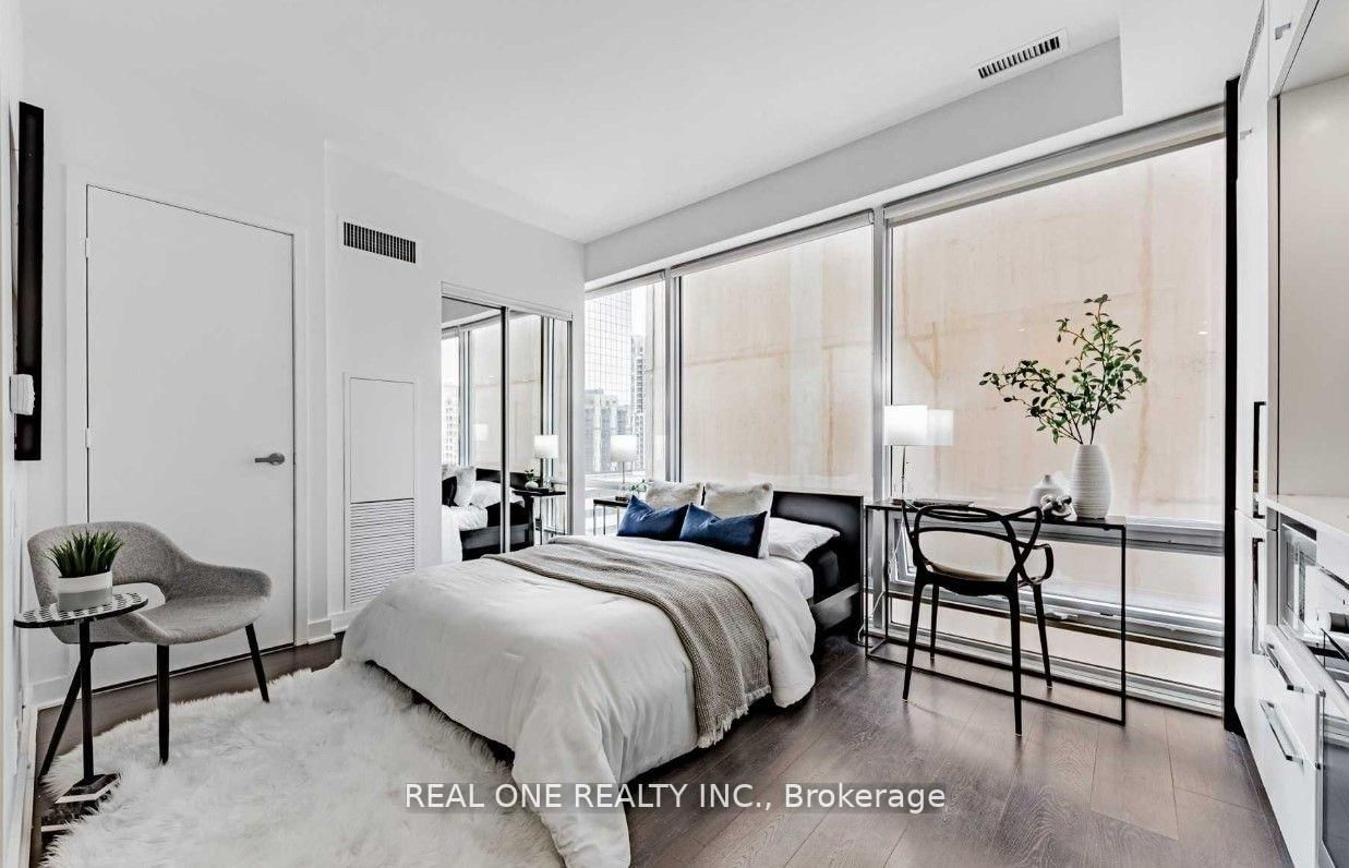 15 Grenville Street, Unit 1004 - Photo 6