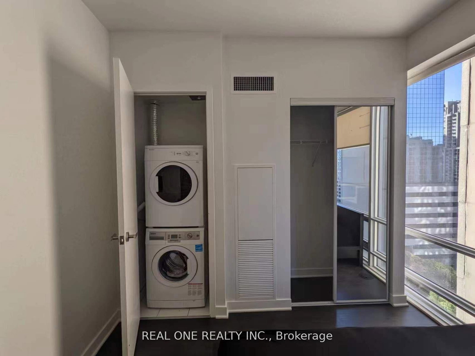 15 Grenville Street, Unit 1004 - Photo 9