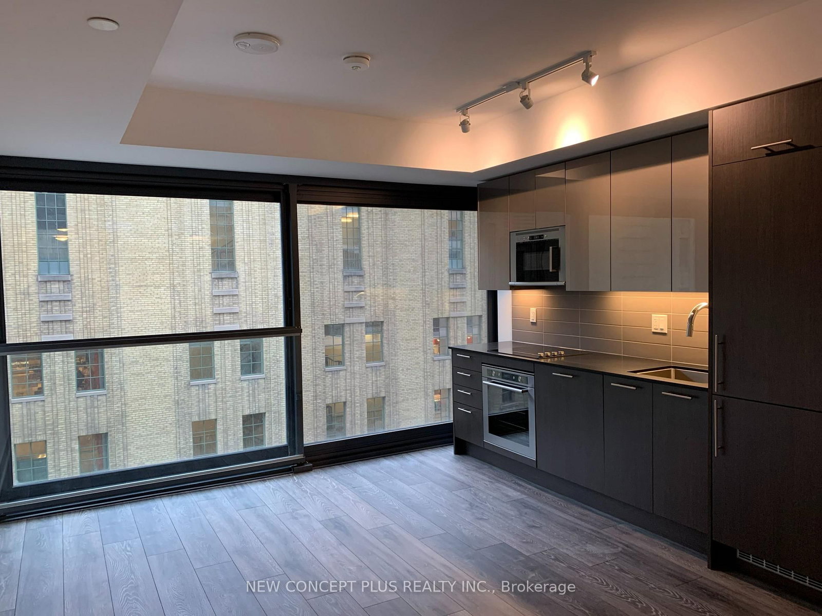 403 church Street, Unit 413 - Photo 3