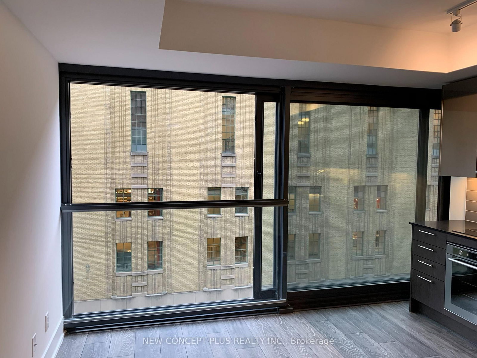 403 church Street, Unit 413 - Photo 6