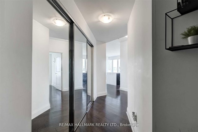 2902 - 65 St Mary Street