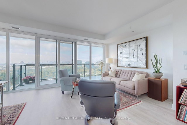 1432 - 20 Inn On The Park Drive