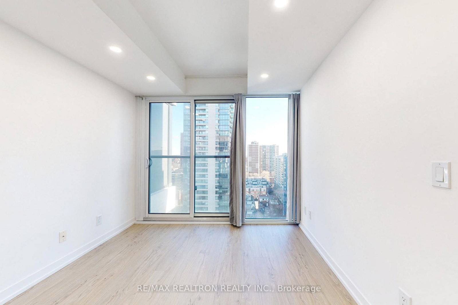 85 Wood Street, Unit 1815 - Photo 5