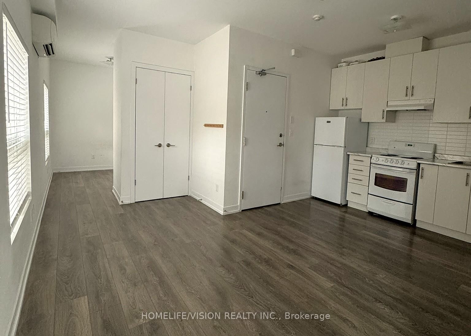 377 Church Street N, Unit 201 - Photo 3