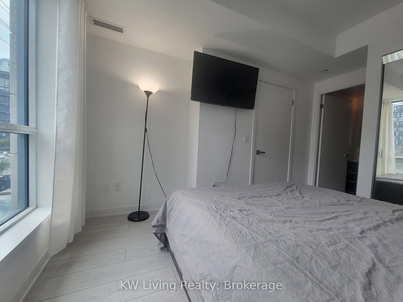 31 Tippett Road, Unit 257 - Photo 9