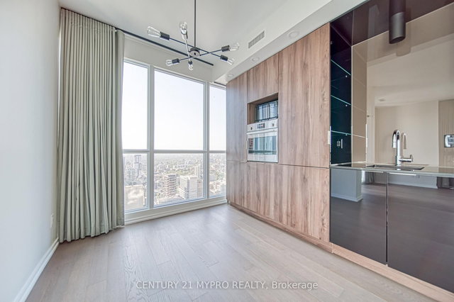 4911 - 70 Temperance Street