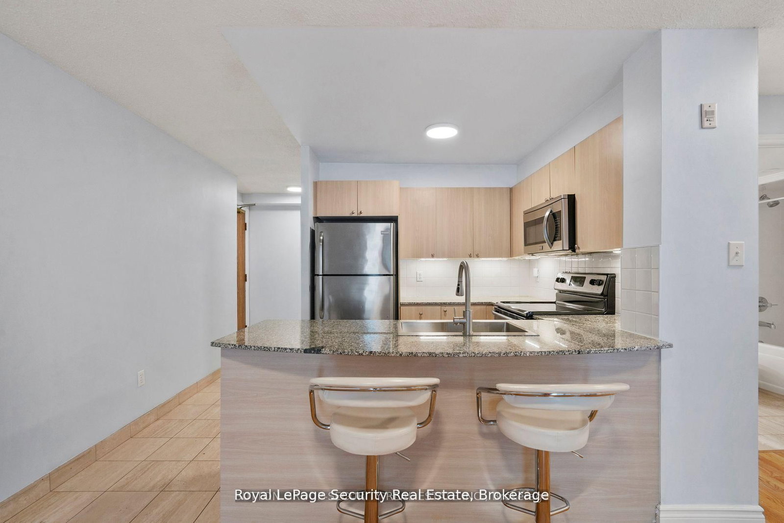 105 Victoria Street, Unit 908 - Photo 10