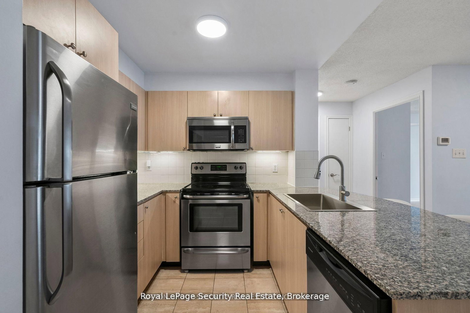 105 Victoria Street, Unit 908 - Photo 8