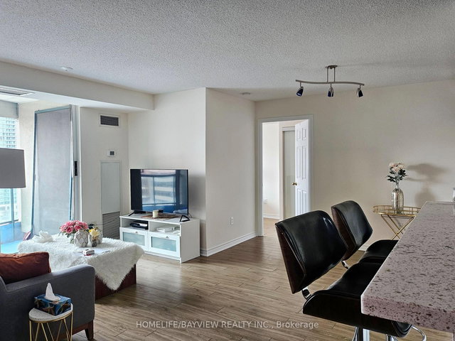 1816 - 7 Lorraine Drive