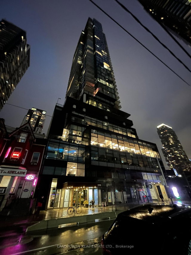 1111 - 290 Adelaide Street W