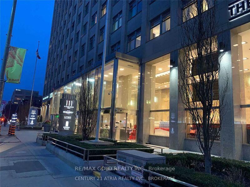 home for lease on 1426-111 St Clair Avenue W