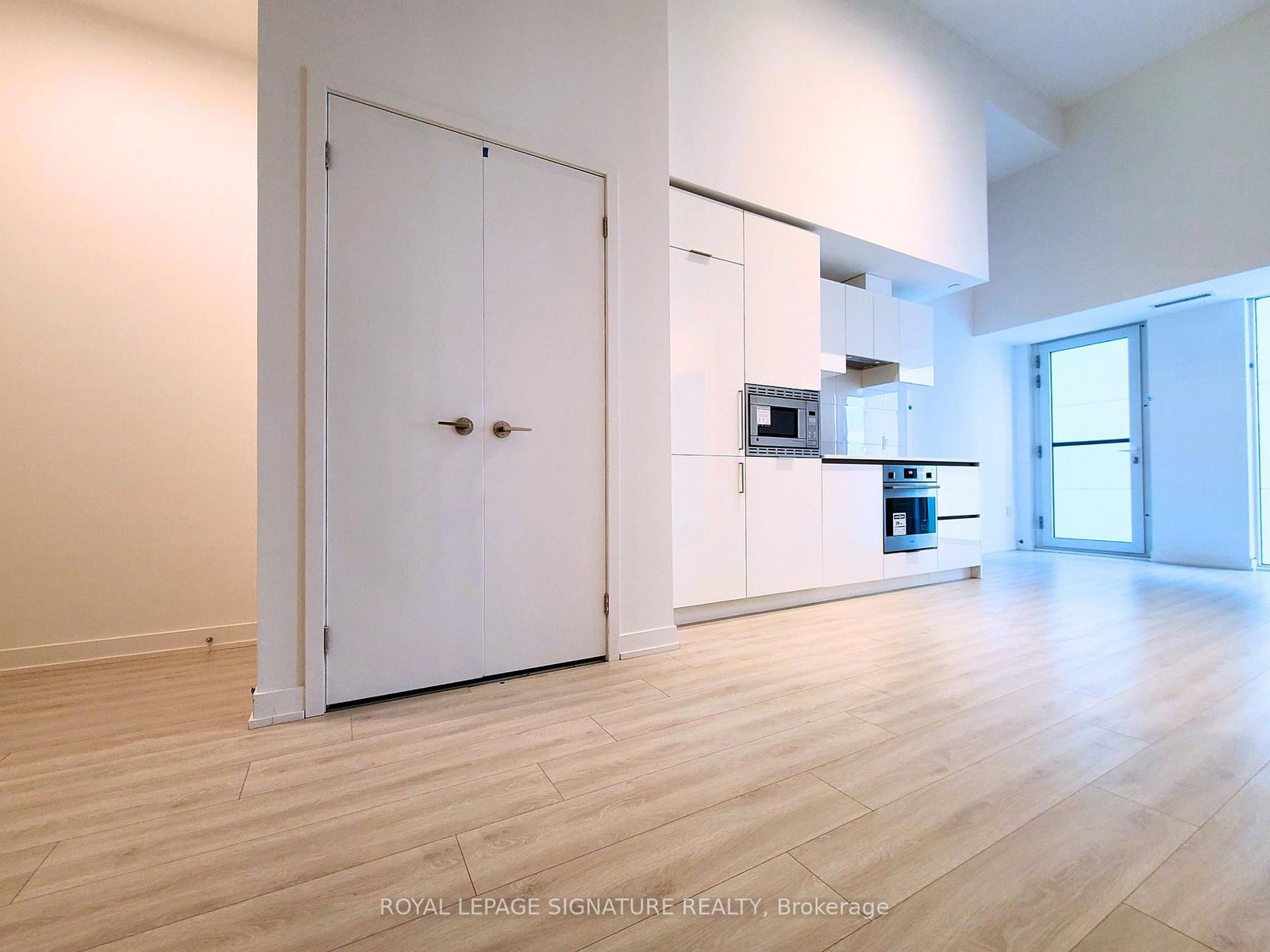 238 Simcoe Street, Unit 602 - Photo 3