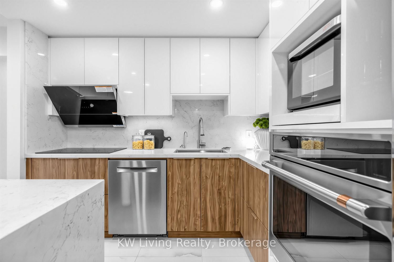 5460 Yonge Street, Unit 1005 - Photo 18