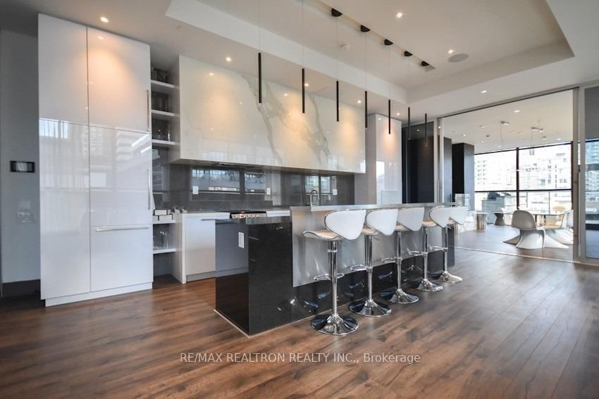 290 Adelaide Street W, Unit 2006 - Photo 13