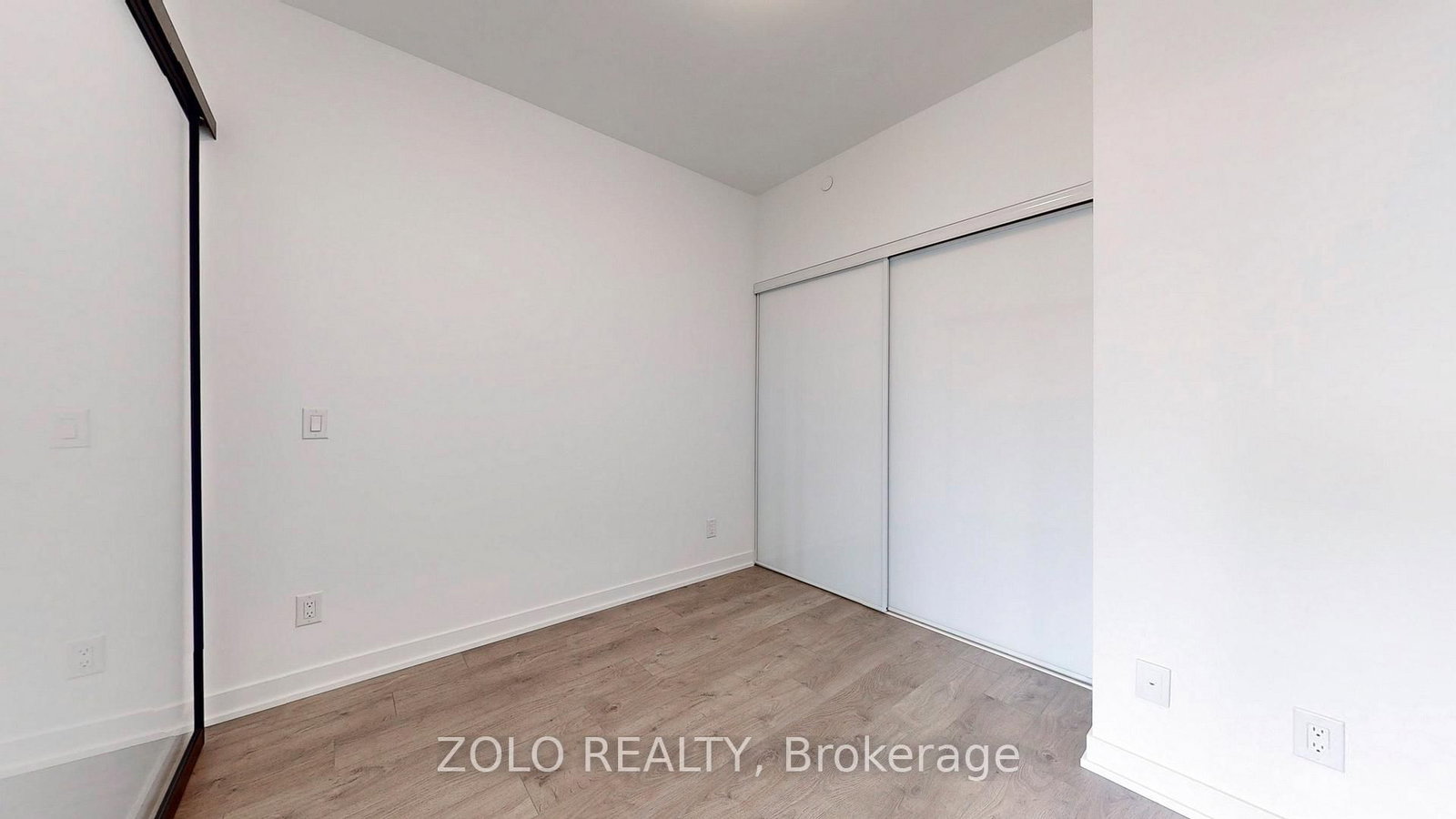 5 Defries Street, Unit 1504 - Photo 11