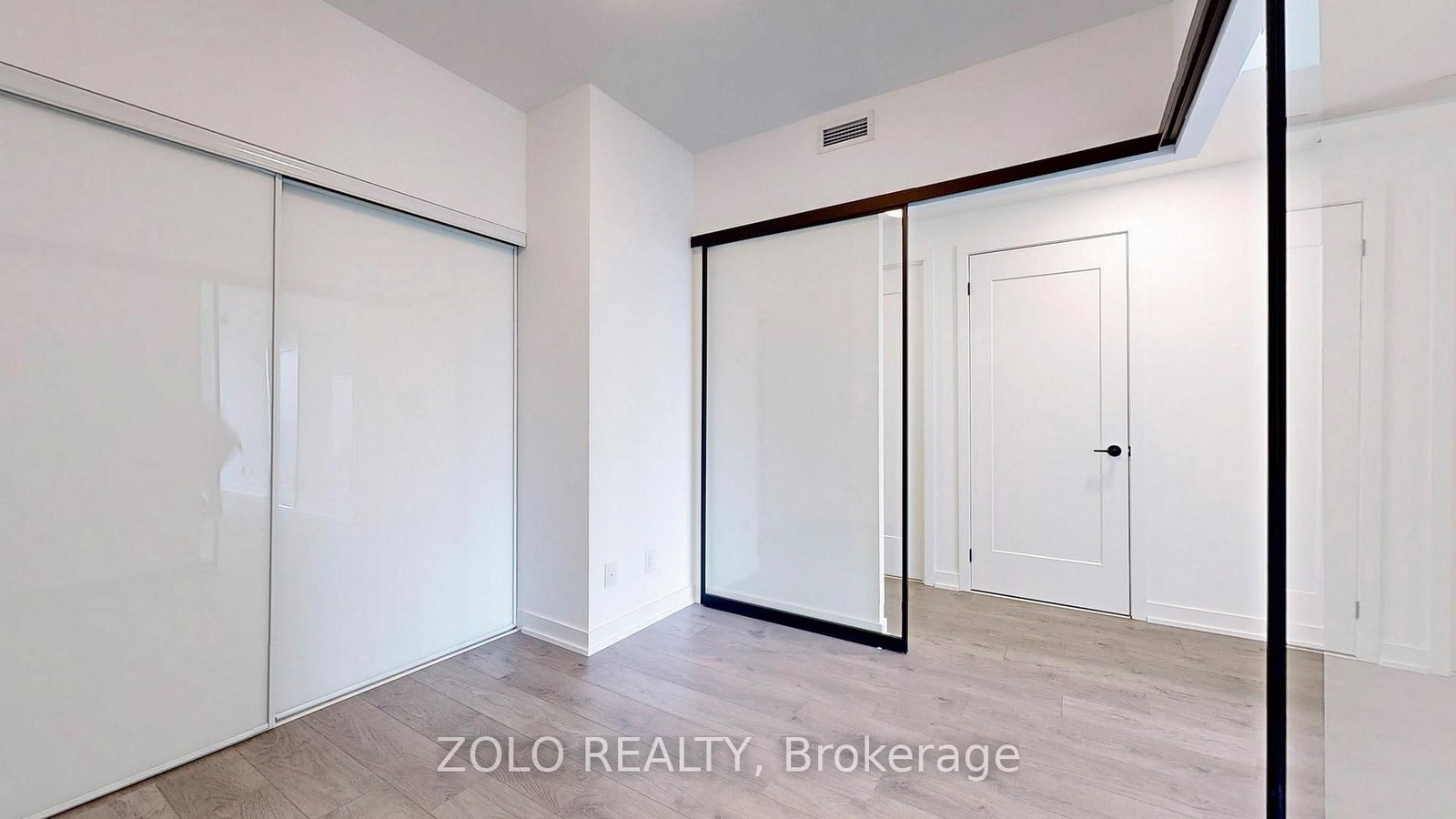 5 Defries Street, Unit 1504 - Photo 12