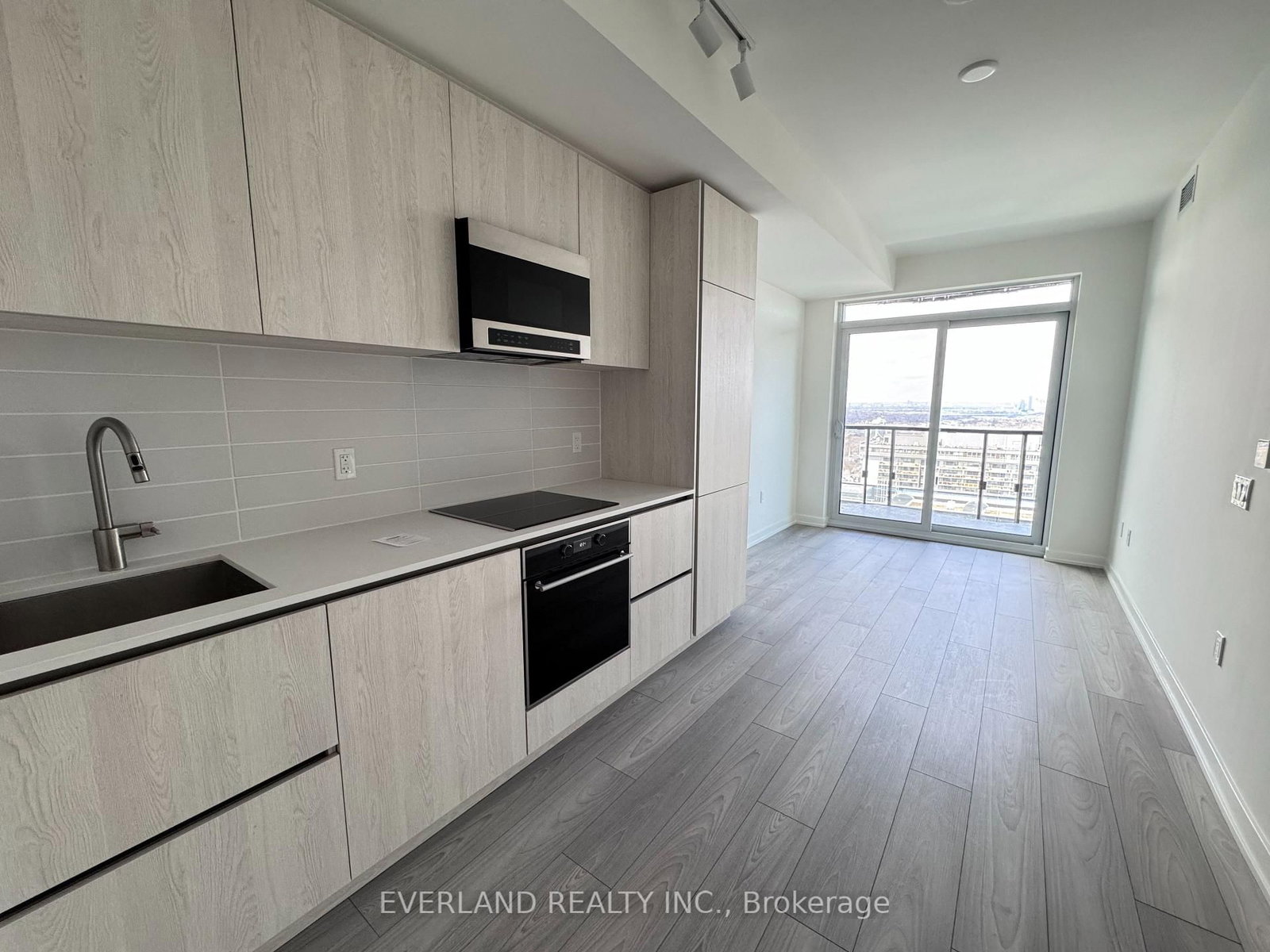 110 Broadway Avenue, Unit 3106