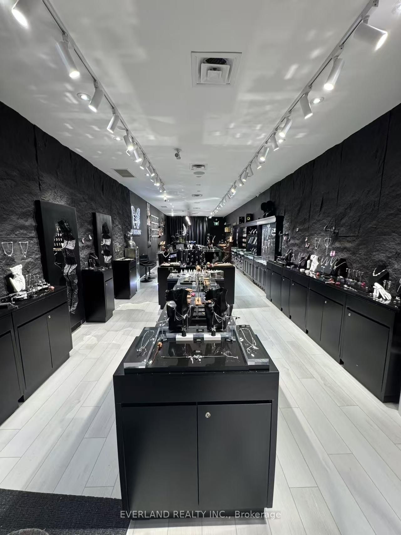 2515 Yonge Street - Photo 2