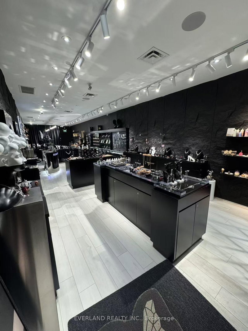 2515 Yonge St, Toronto, M4P 2H9 | Image 3