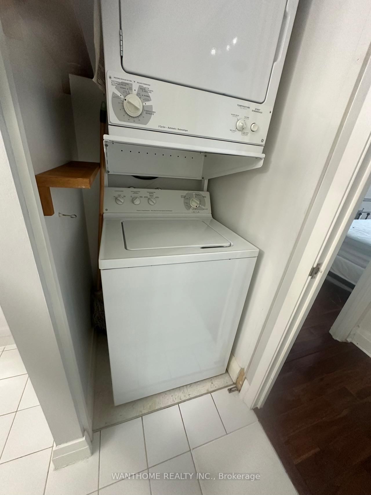 8 Wellesley Street E, Unit 506 - Photo 14