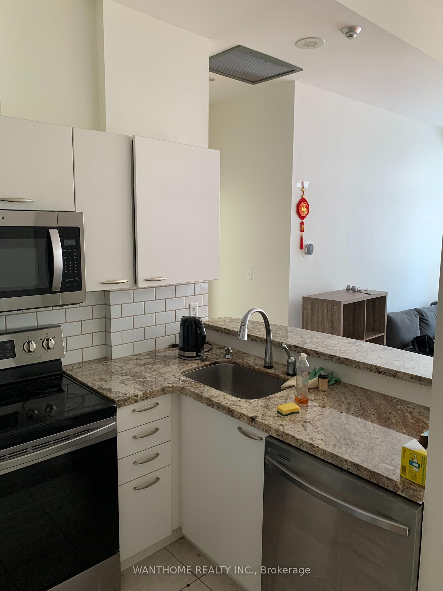 8 Wellesley Street E, Unit 506 - Photo 9