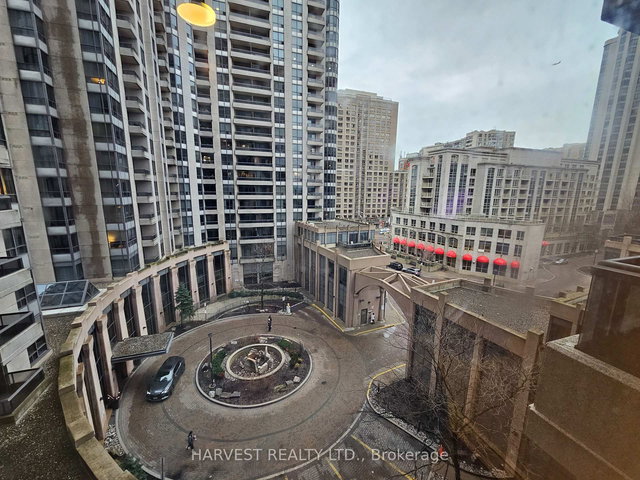 616 - 15 Northtown Way