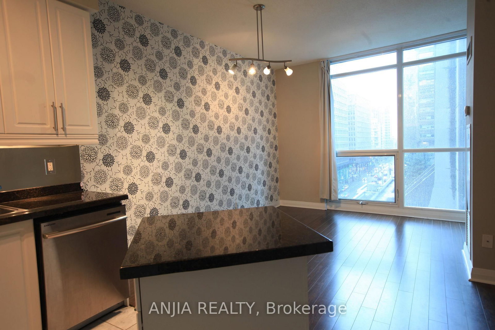 1121 Bay Street, Unit 805 - Photo 4