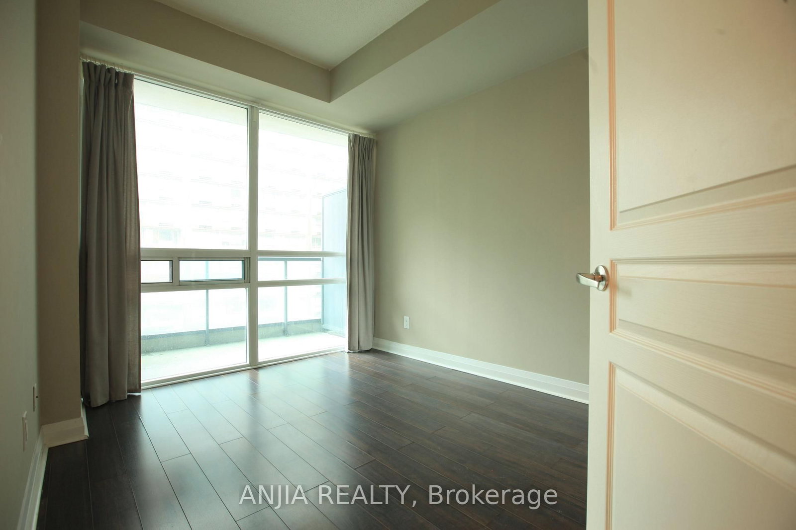 1121 Bay Street, Unit 805 - Photo 7