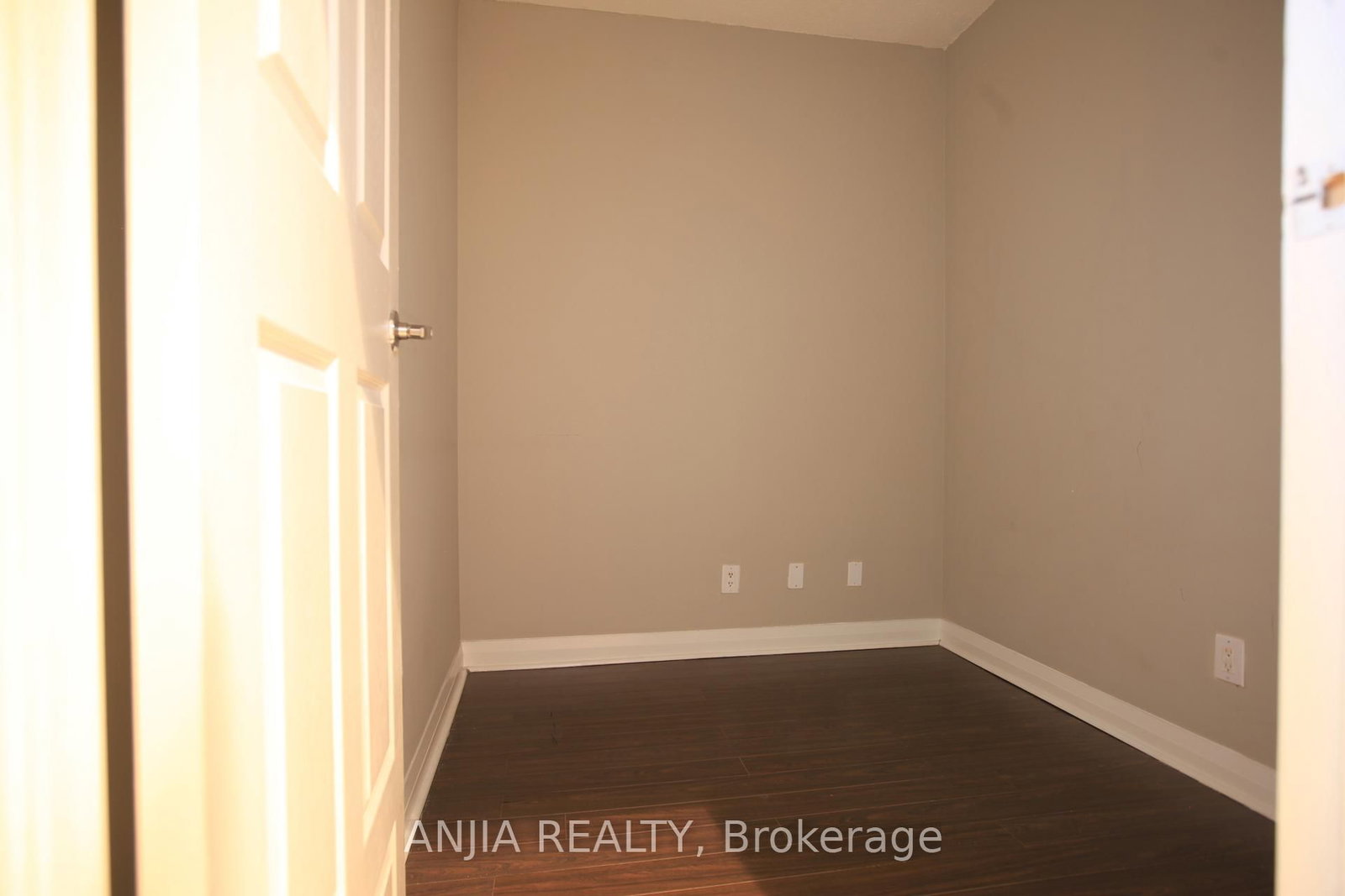 1121 Bay Street, Unit 805 - Photo 9