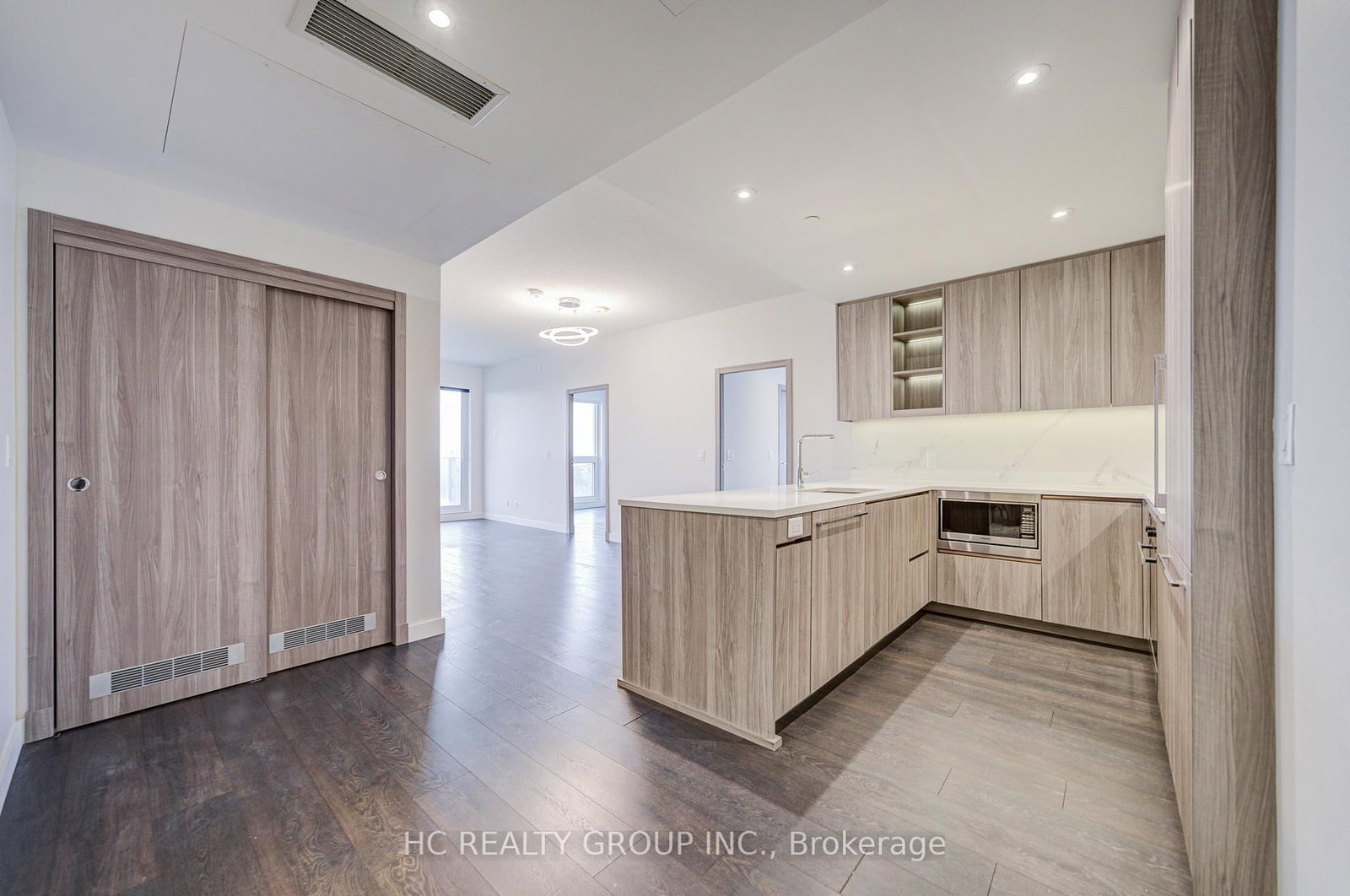 25 Mcmahon Drive, Unit 1703 - Photo 5