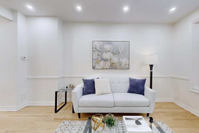 337 Glen Rd, Toronto, M4W 2X4 | Image 3