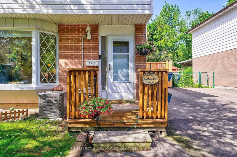 345 Hollyberry Tr, Toronto, M2H 2P5 | Image 2