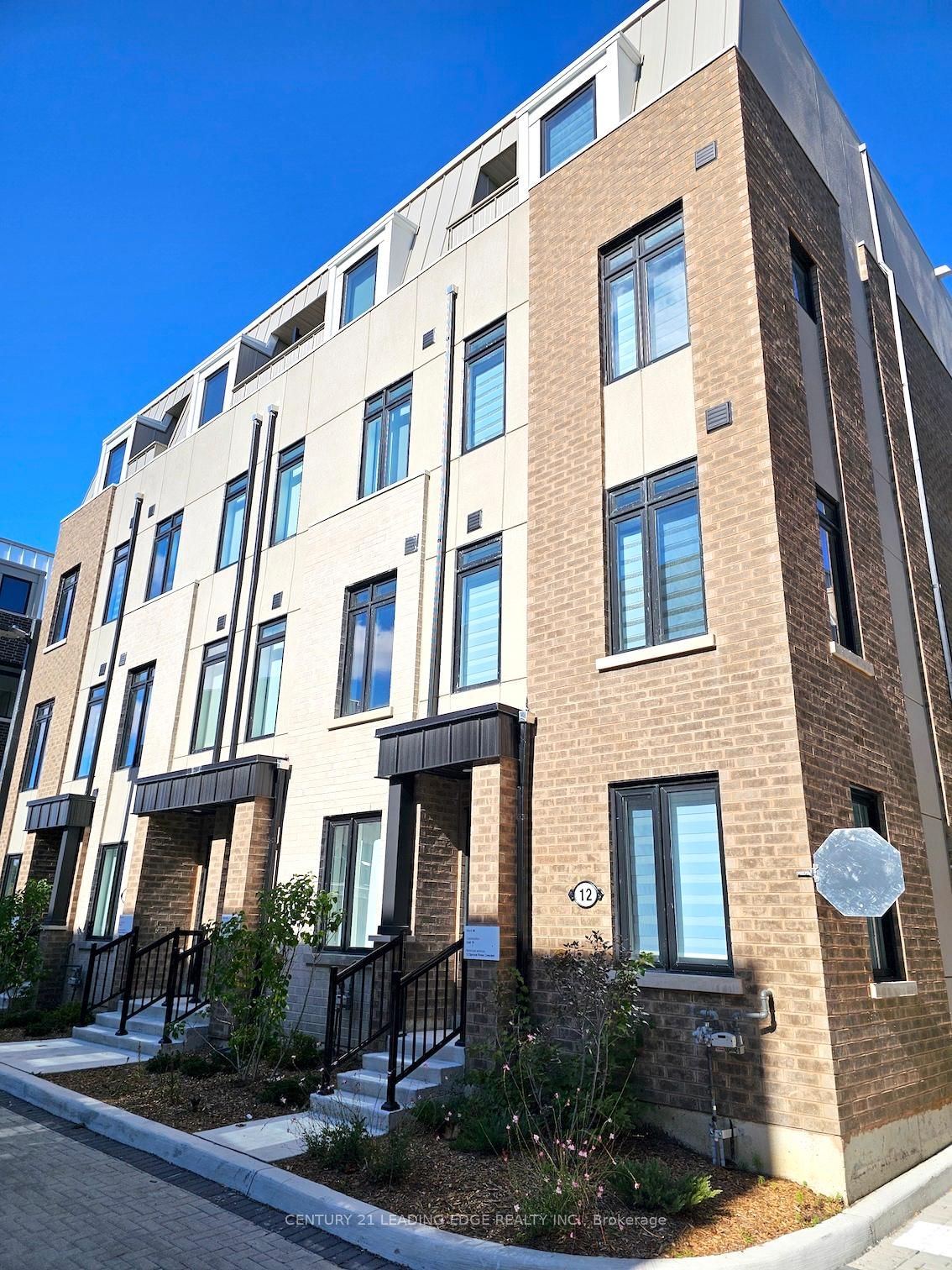 10 Spruce Pines Crescent, Unit Room2 - Photo 16