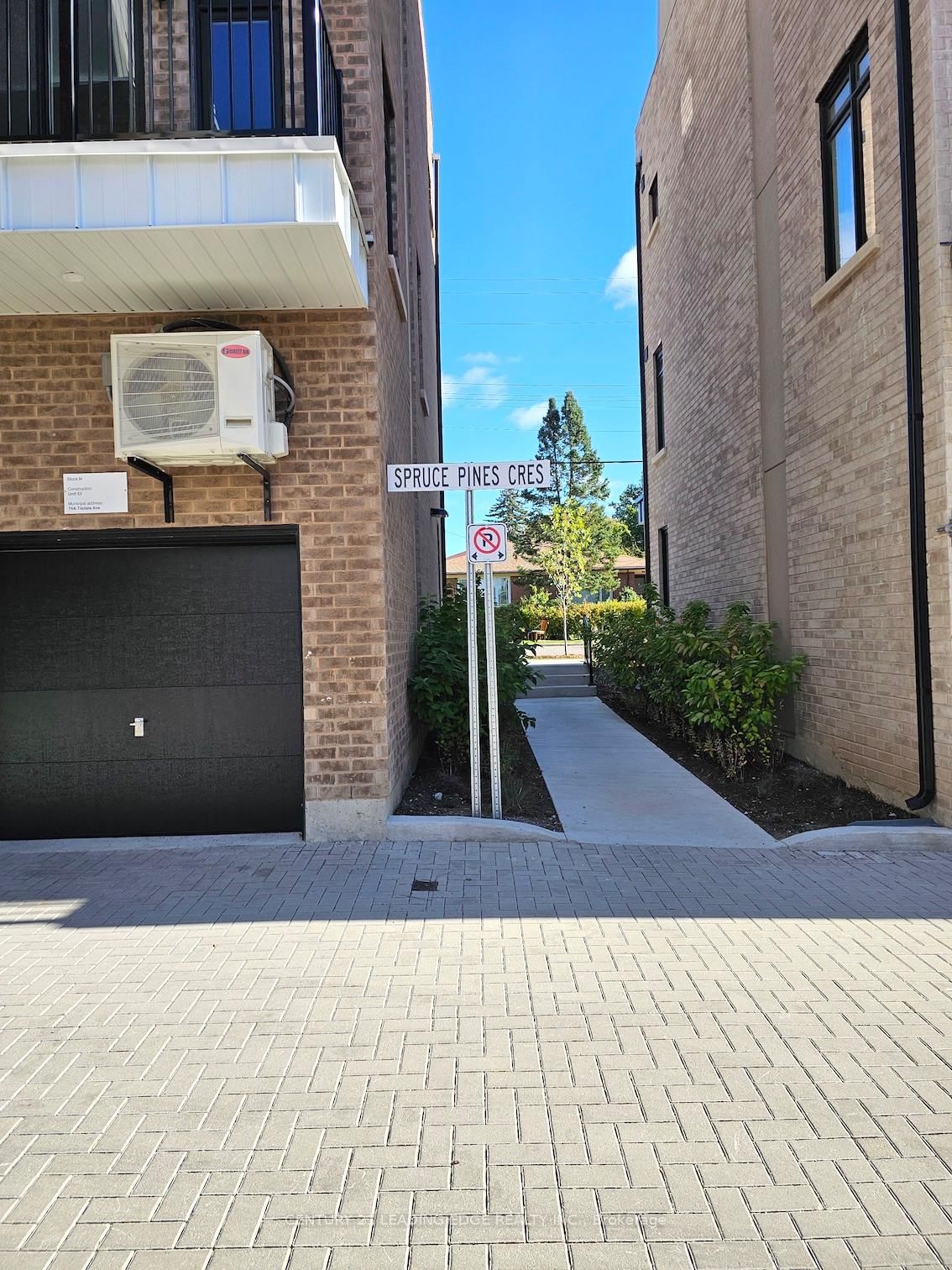 10 Spruce Pines Crescent, Unit Room2 - Photo 21