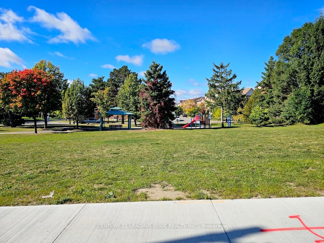 10 Spruce Pines Crescent, Unit Room2 - Photo 24