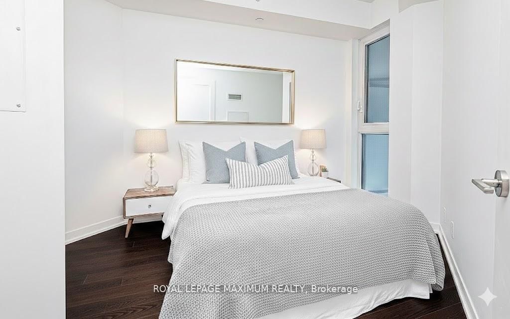 2020 Bathurst Street - Photo 10