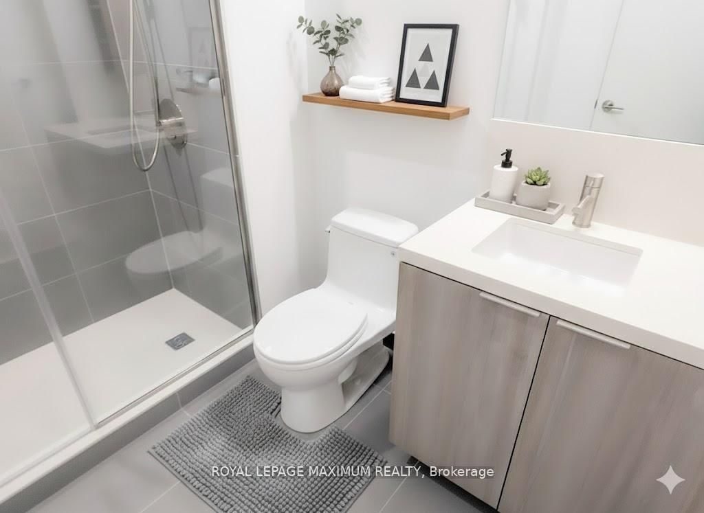 2020 Bathurst Street - Photo 16