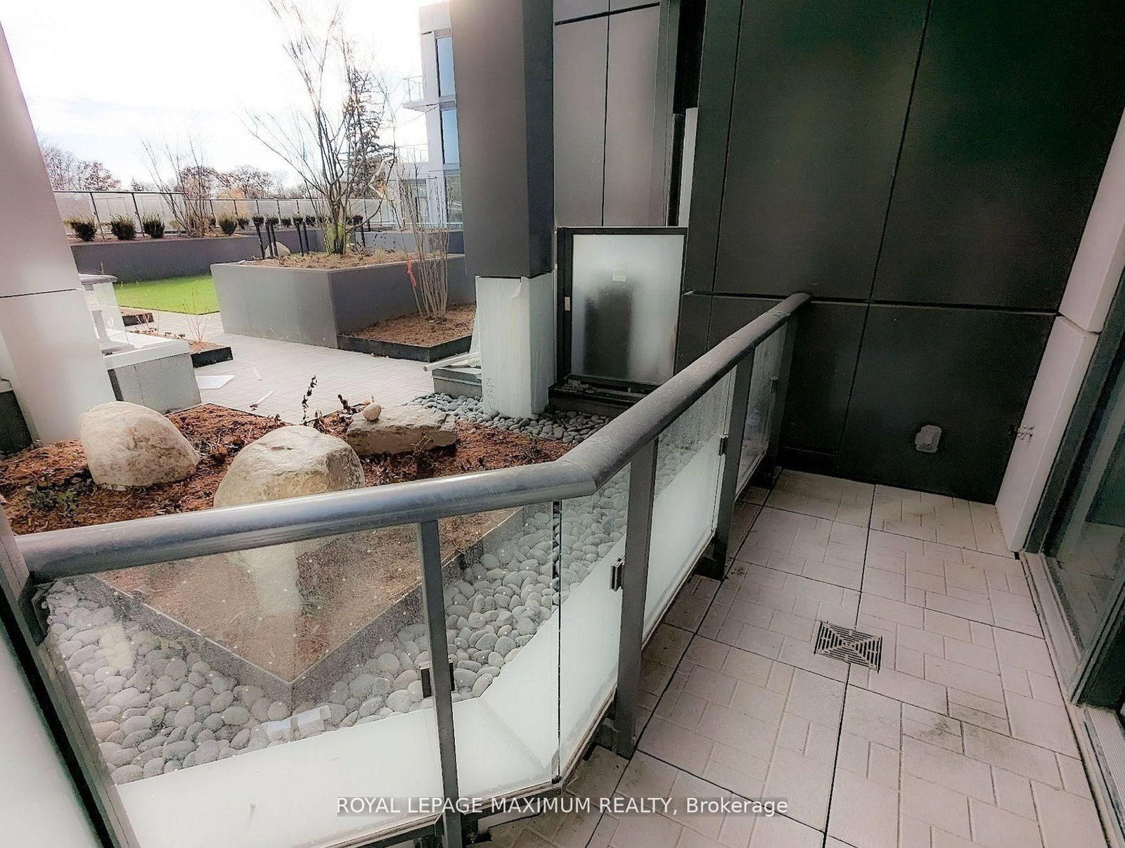 2020 Bathurst Street - Photo 17