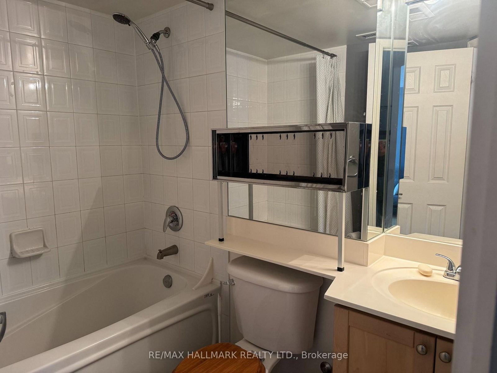 330 Adelaide Street E, Unit PH07 - Photo 16