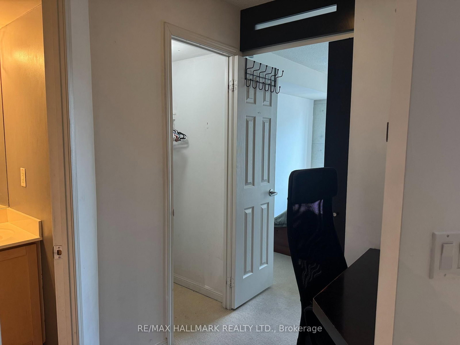 330 Adelaide Street E, Unit PH07 - Photo 17