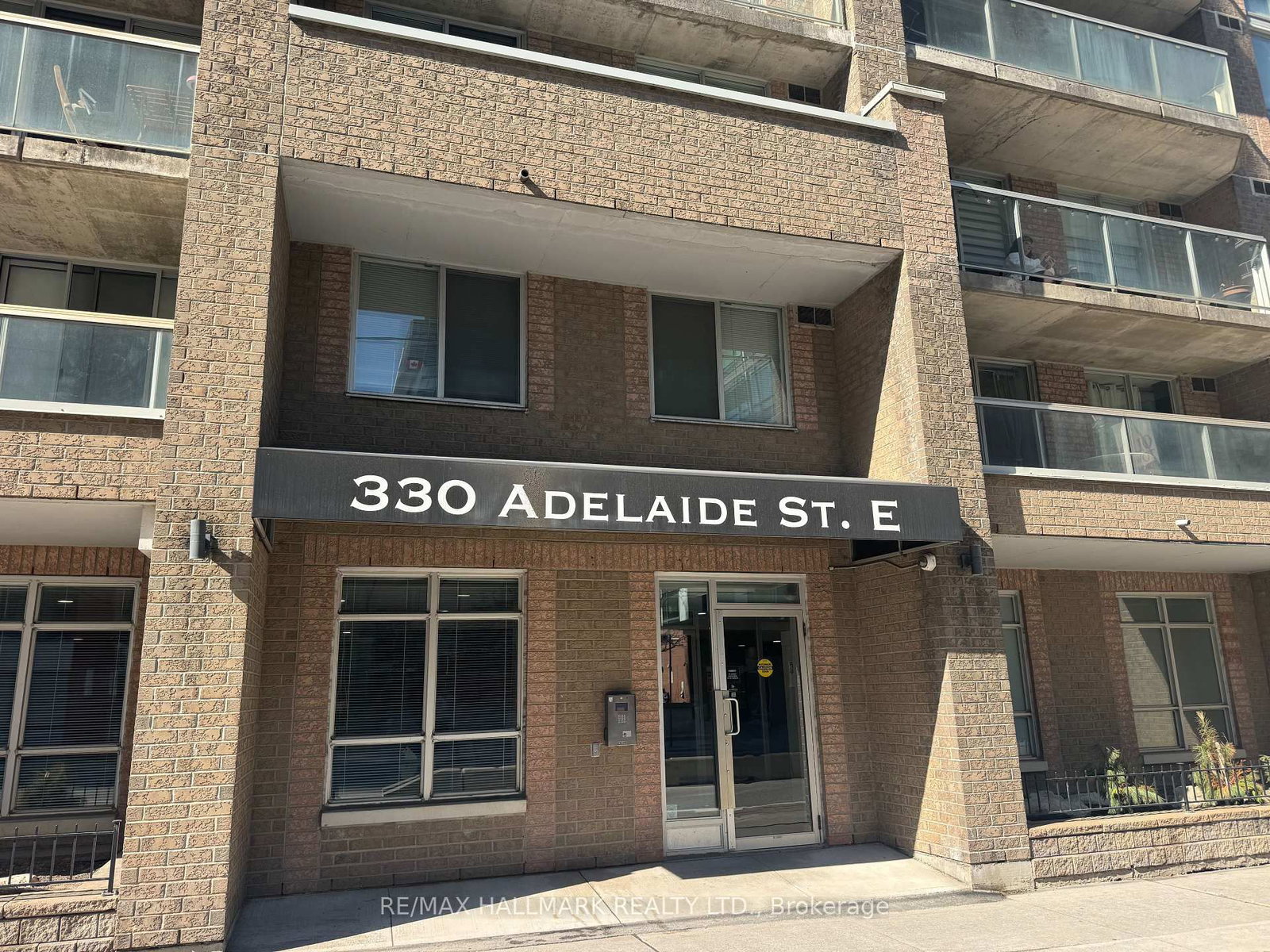 330 Adelaide Street E, Unit PH07 - Photo 32