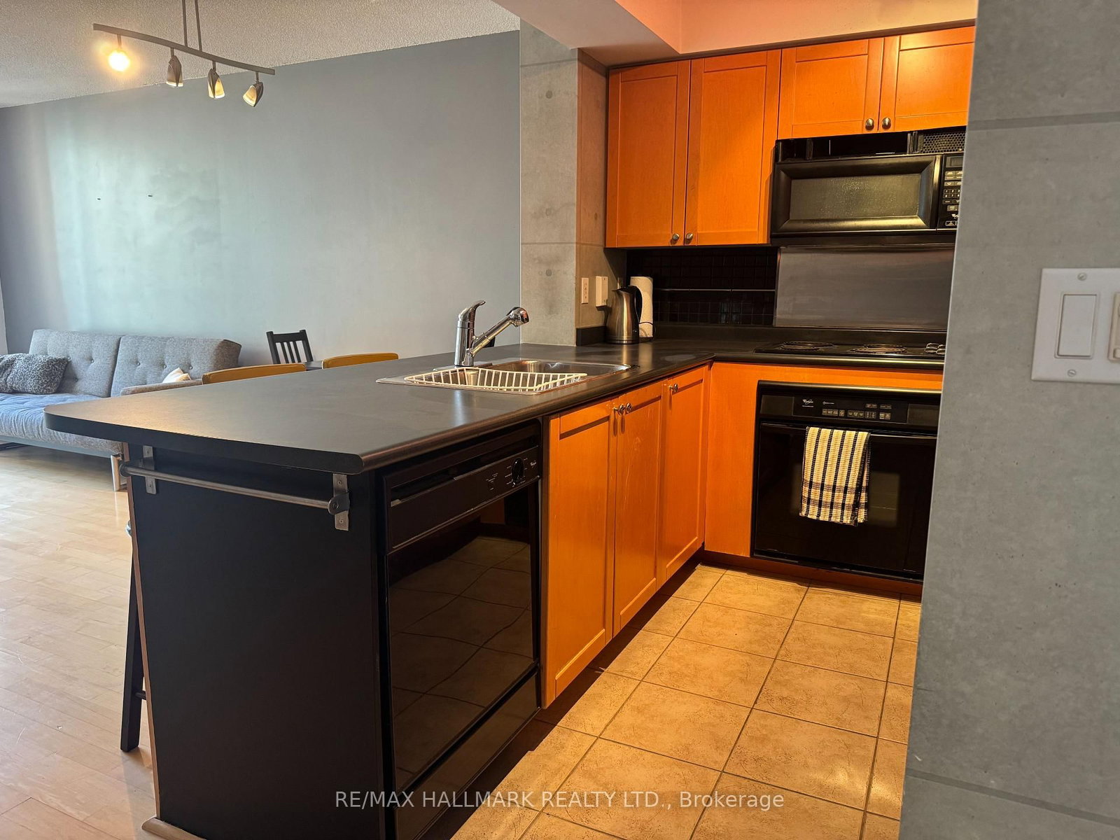 330 Adelaide Street E, Unit PH07 - Photo 5