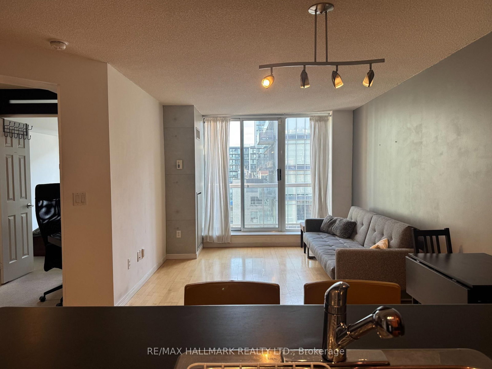 330 Adelaide Street E, Unit PH07 - Photo 9